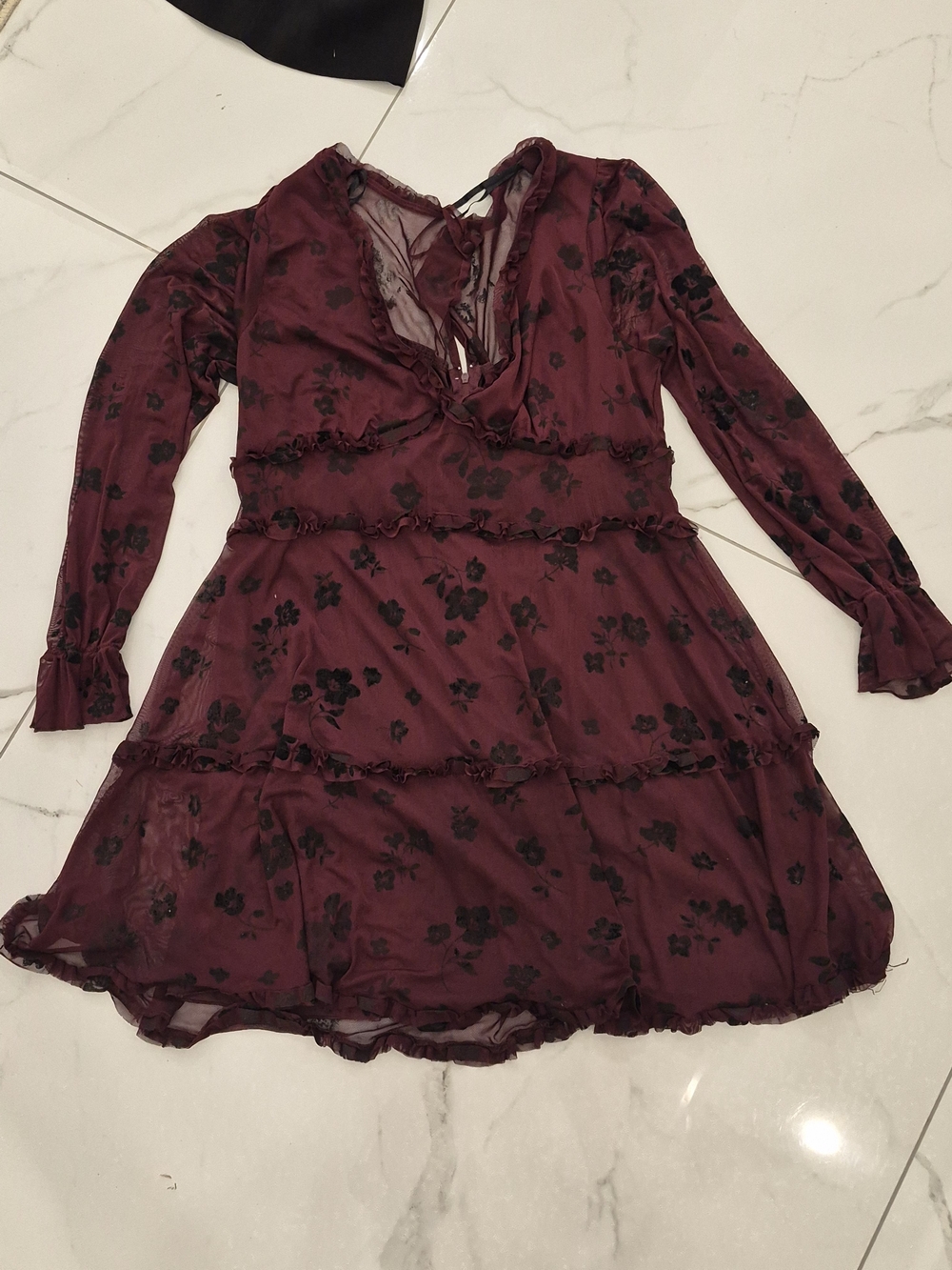 B. Smart Burgundy Floral Ruffle Tiered Long-Sleeve Dress